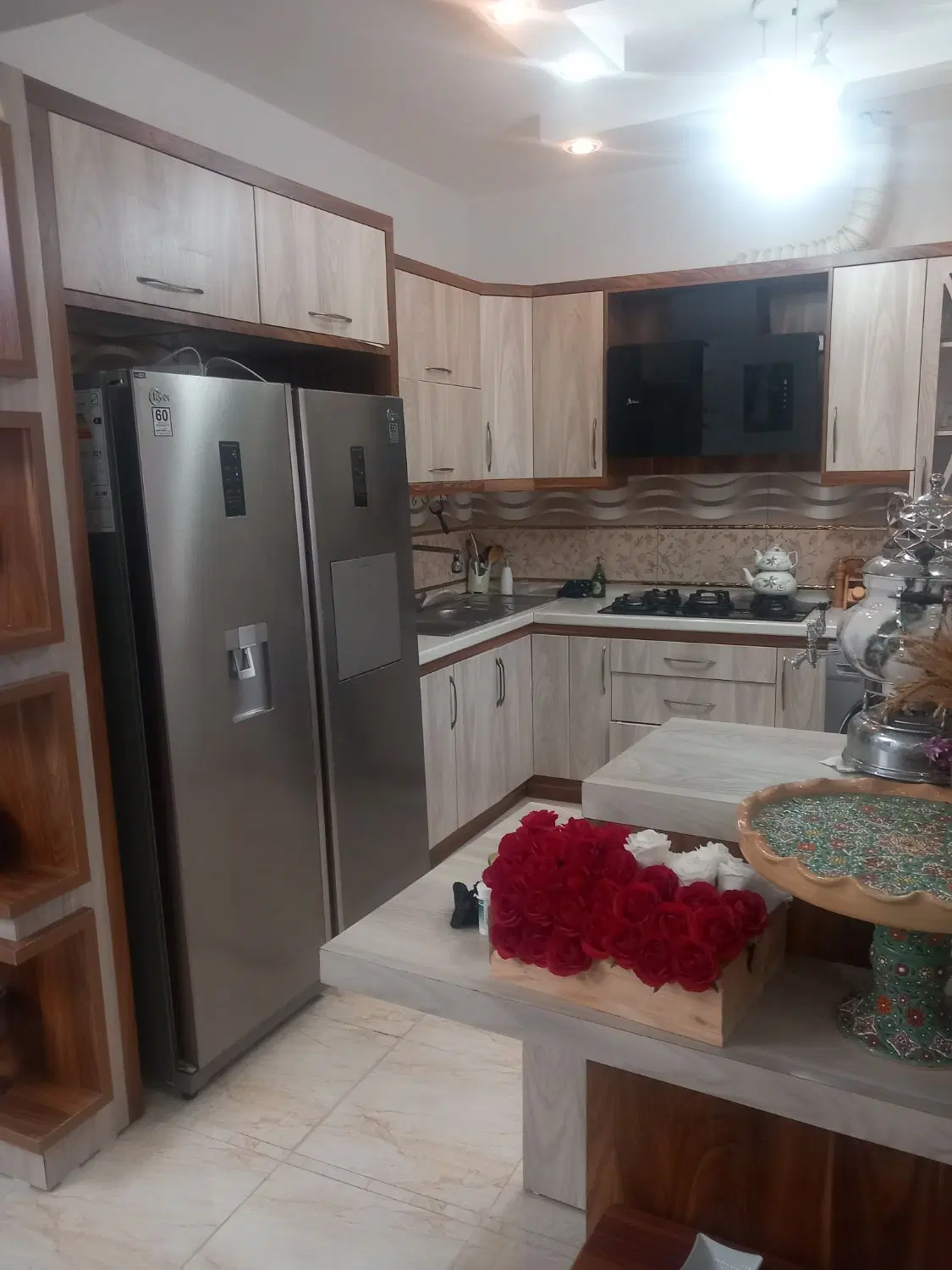 بالا خونه ۸۵متری پایین سویت ی مغازه