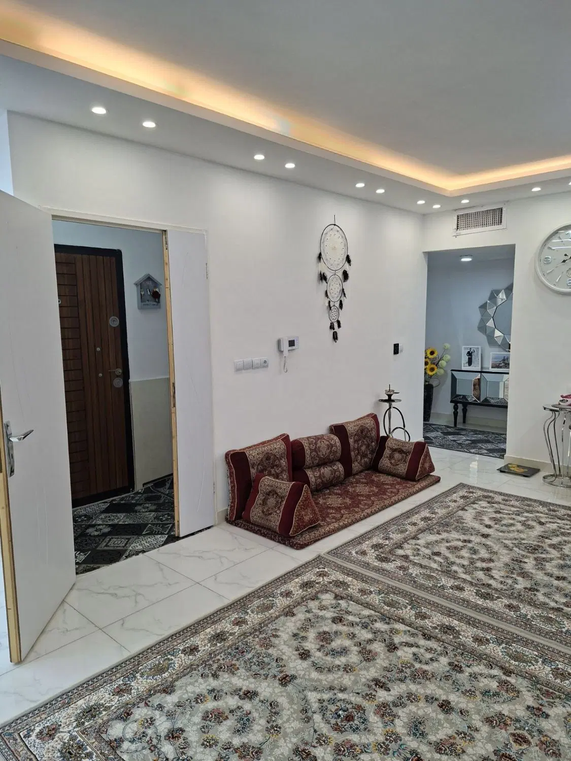 خانه دوطبقه وپیلوت جنوبی آساوله مولوی 1