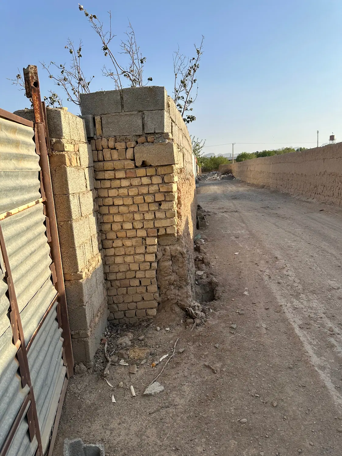 فروش باغ ۴۰۰ متری دو نبش در قلعه سفید