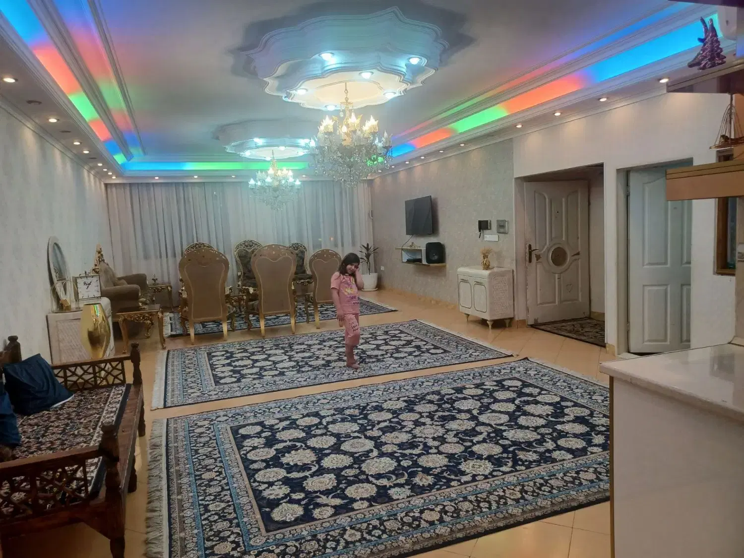 آپارتمان شیک تک واحد در منبع آب روبروی پارک ولیعصر