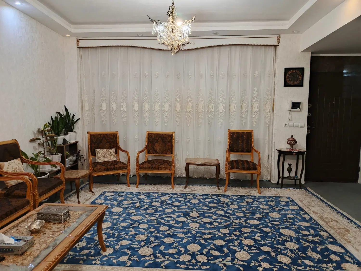 خانه ویلایی ۳خوابه در مرکز شهر