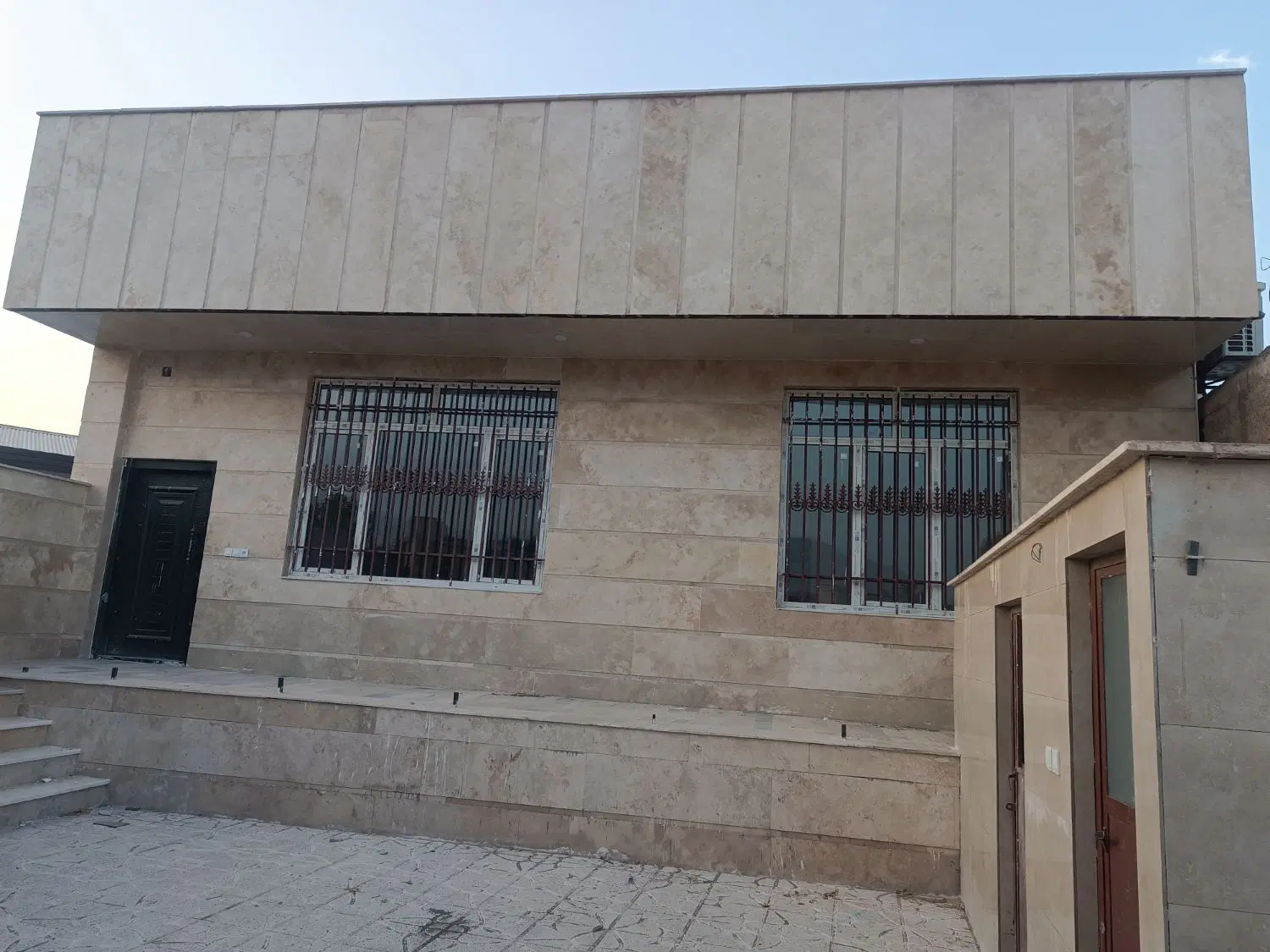 یک باب منزل ویلایی