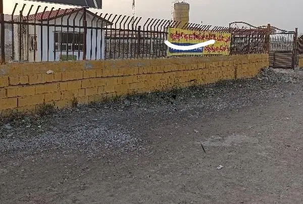 زمین به متراژ ۱۷۰۰ متر اتاق نگهبانی و تمام امکانات