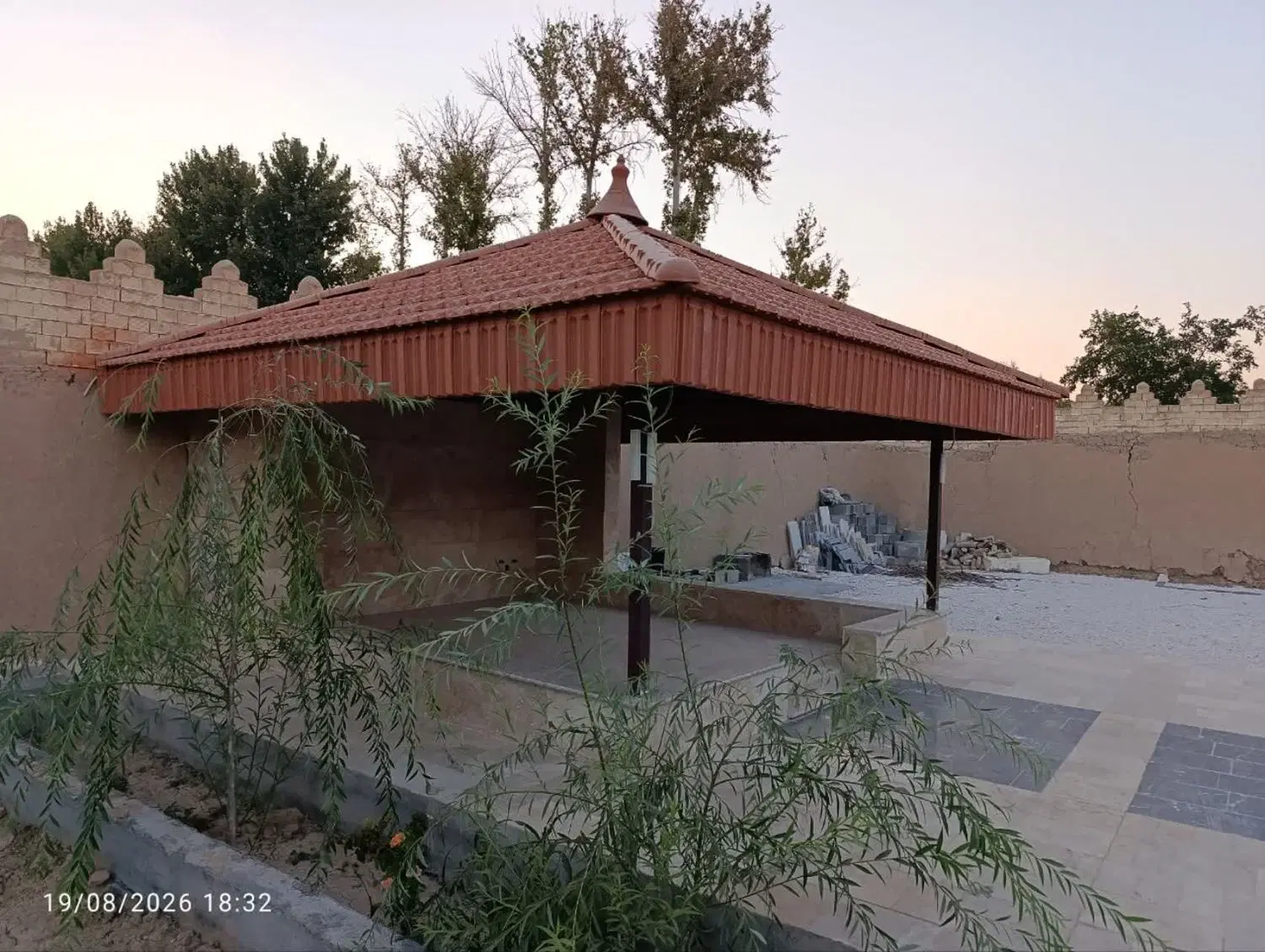 باغ 700 متری خمینی شهر