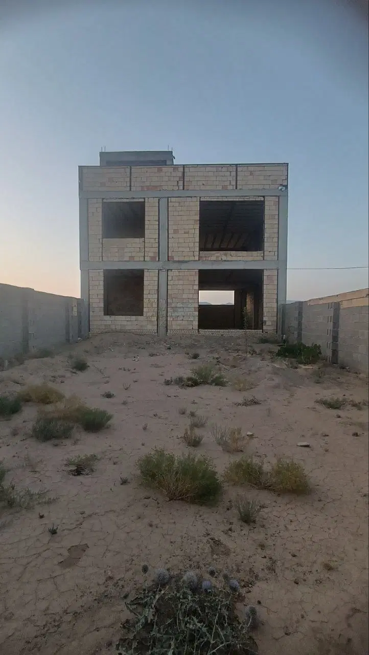 ساختمان نیمه ساز
