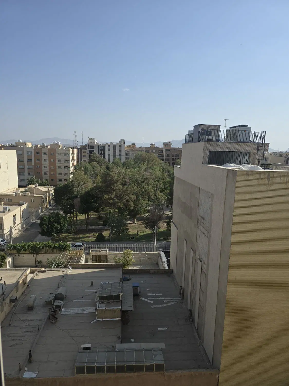 آپارتمان هفت تیر