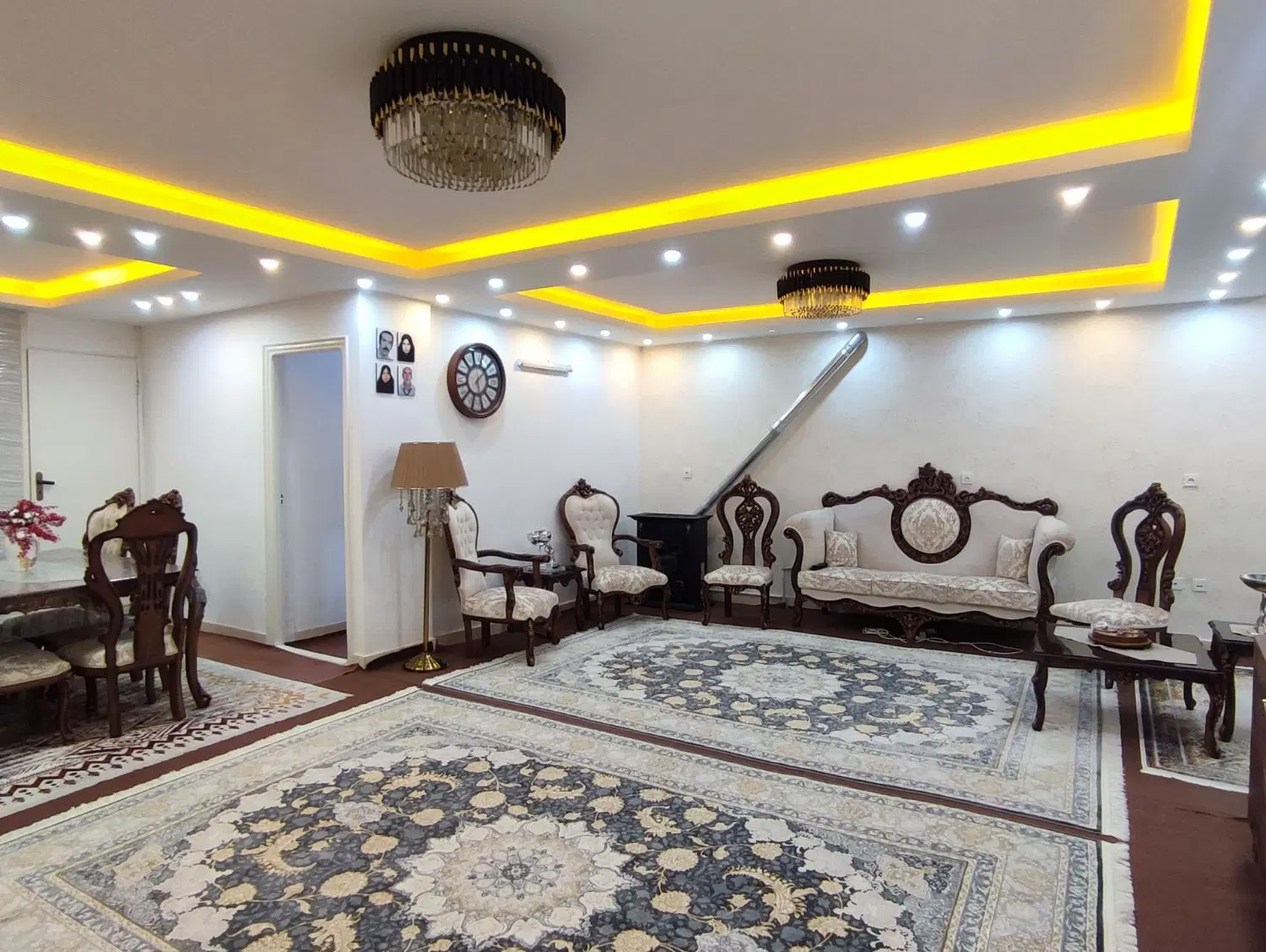 یک دستگاه خانه ویلایی در کوچه نیما