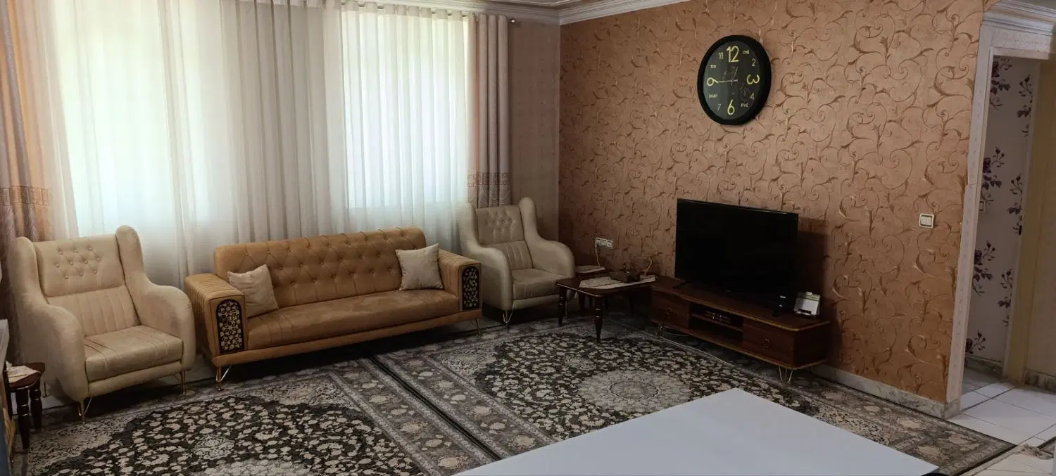 آپارتمان ۶ واحدی ۸۵ متر رو به نما