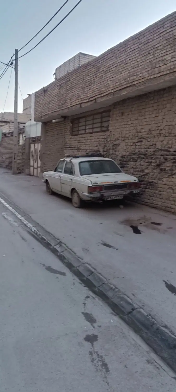 ۱۱۰متر خانه ویلایی با ۲عدد مغازه