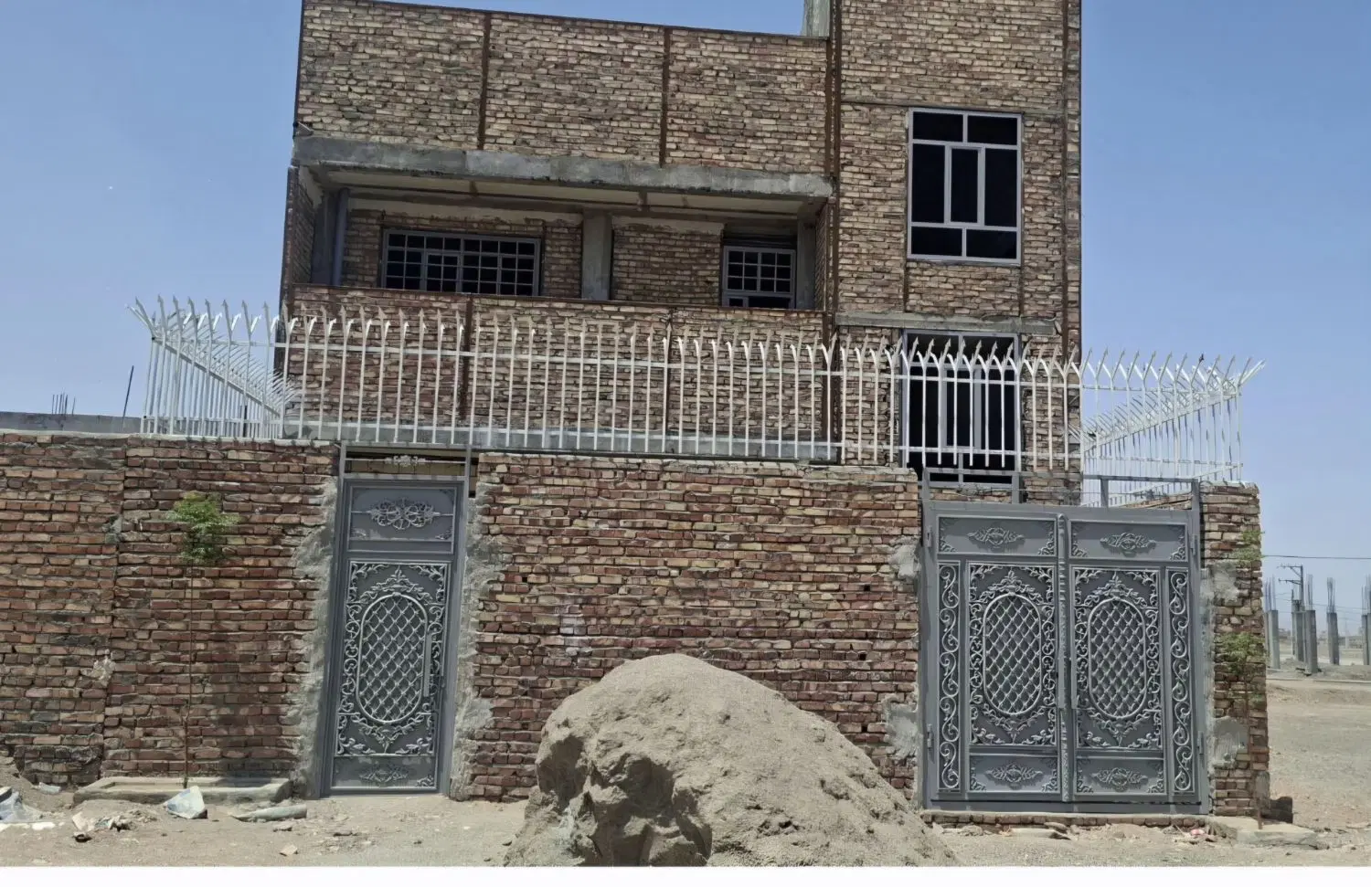 ویلایی ۲طبقه زمین های دادگستری