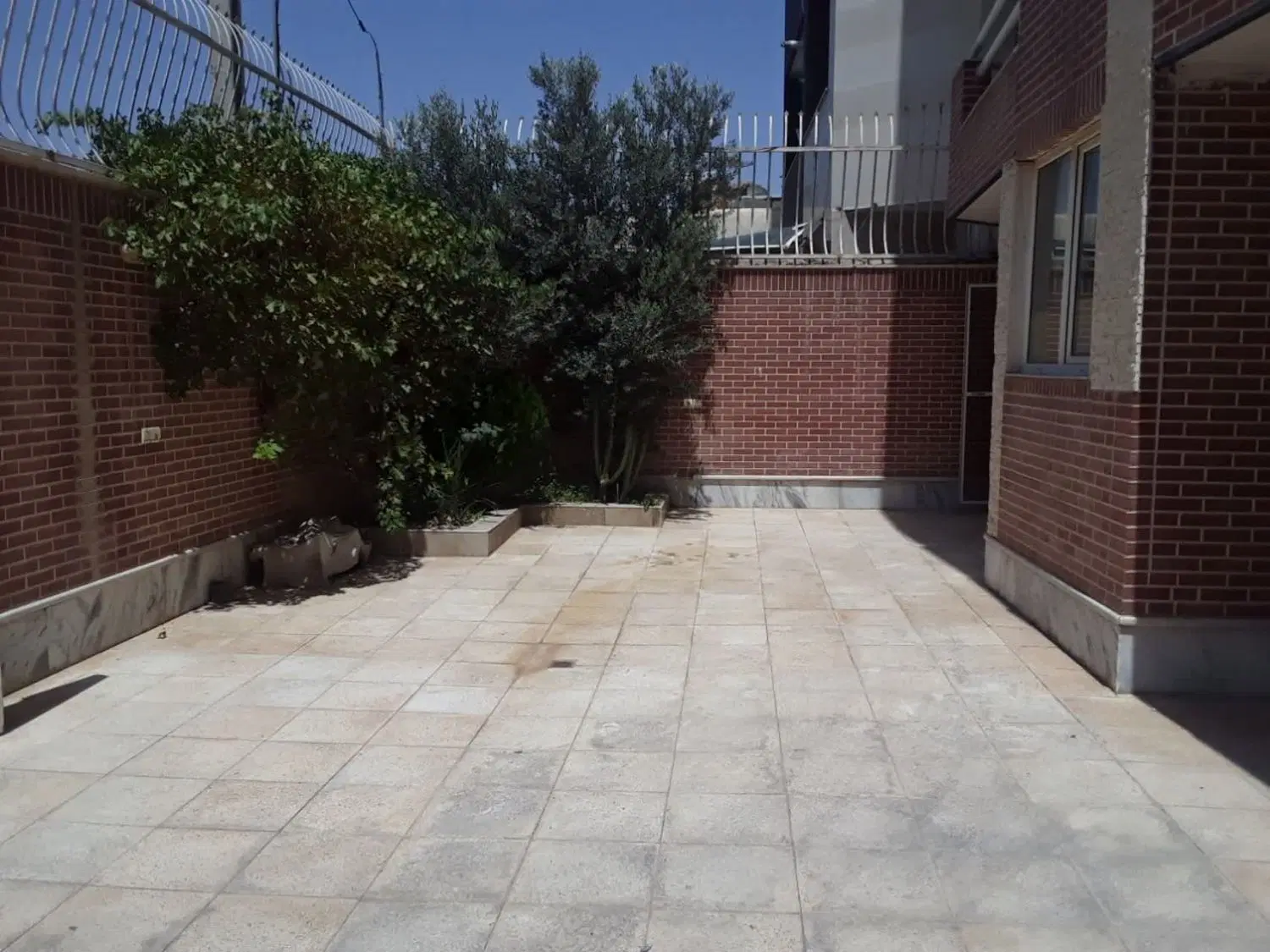 رهن و اجاره منزل ویلایی ۳۰۰ متری فلاورجان خ شریعتی