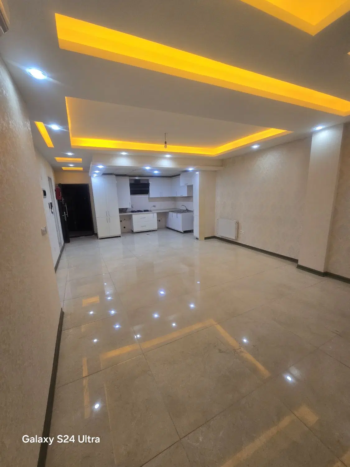 ساحلی غربی ارم ۳خوابه آرام بن‌بست بازسازی خوش نقشه