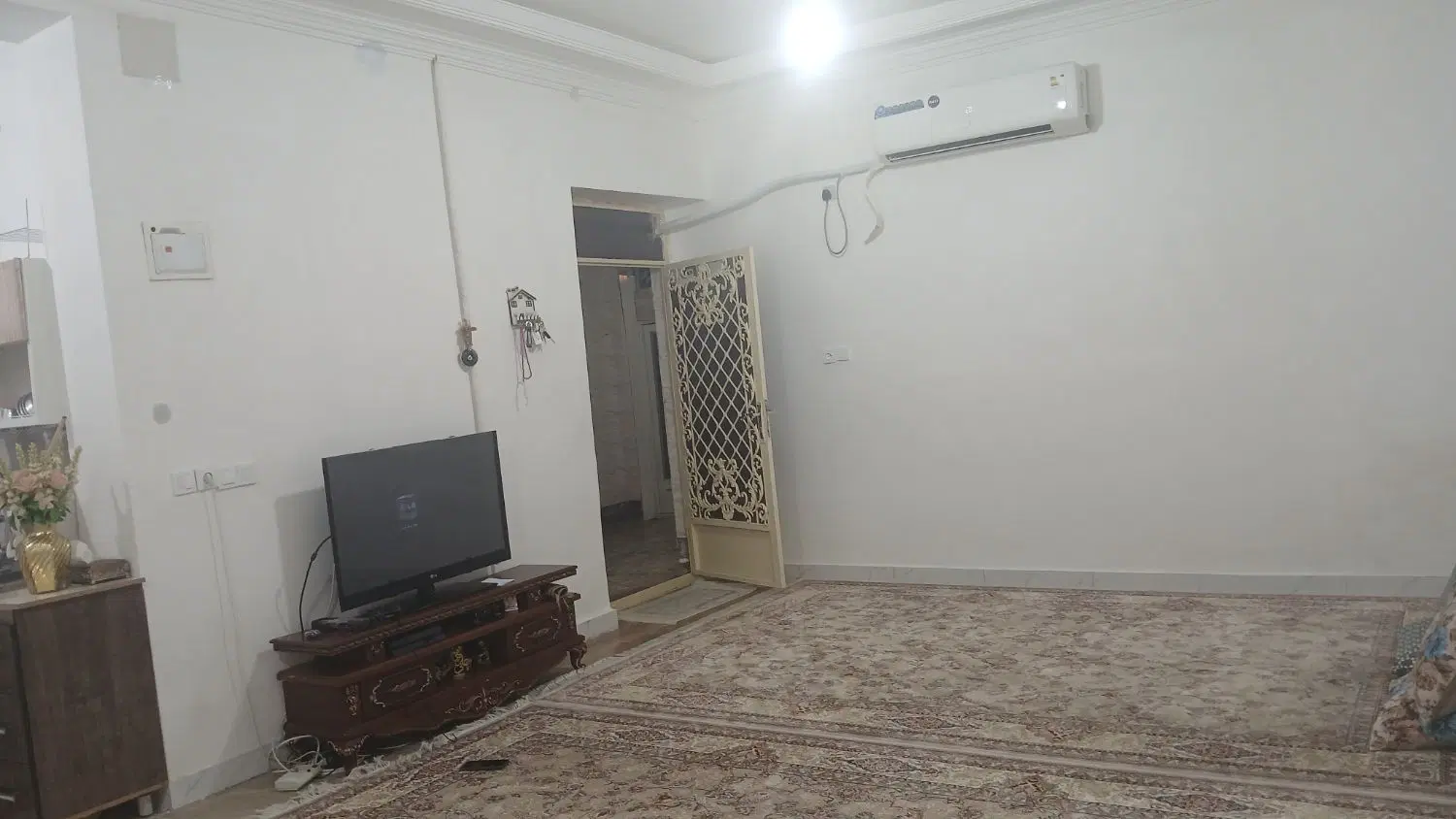 رهن ویلایی ماشین رو خیابان آبان