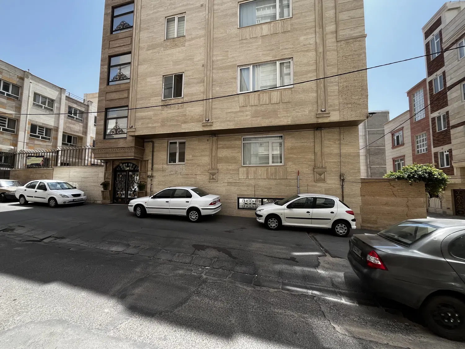 ۱۴۱ متری سه خواب لوکس دونبش خیابان صفا