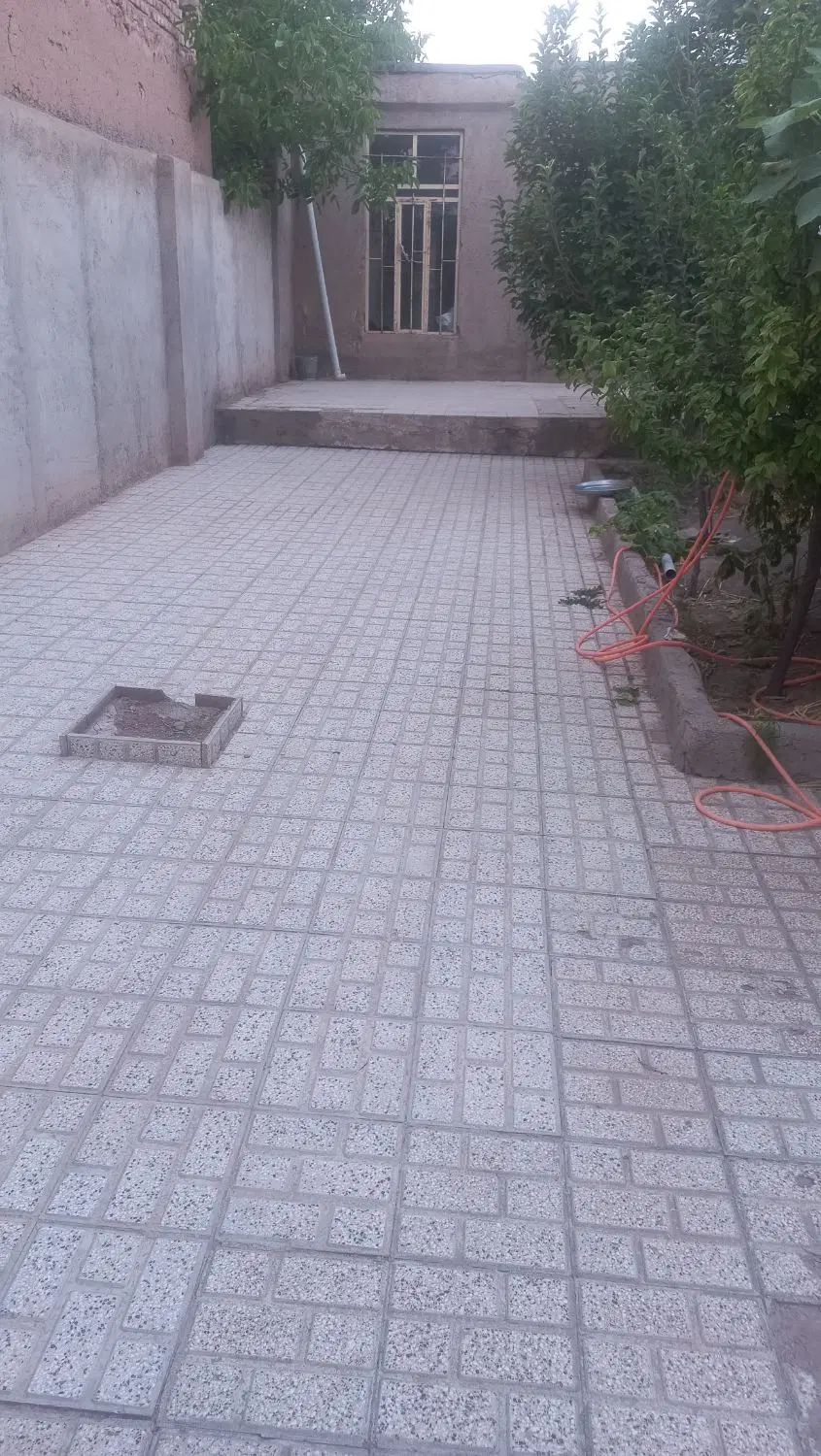زمین مسکونی