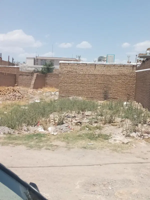 زمین فروشی