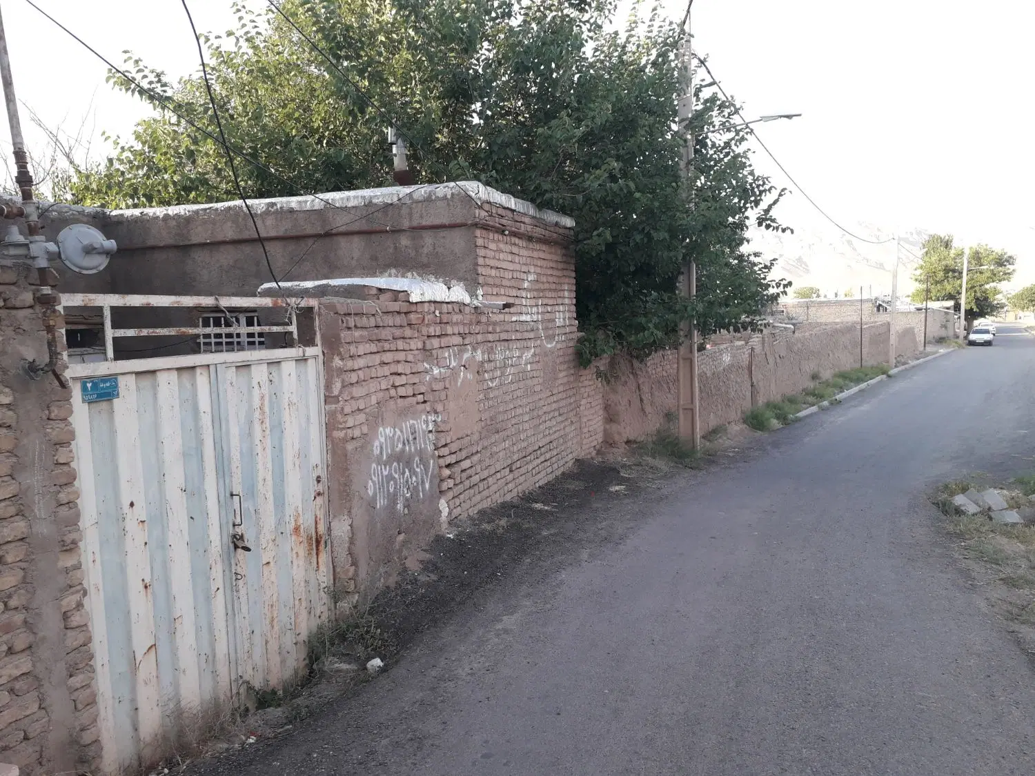 ملک مسکونی همراه باغ میوه