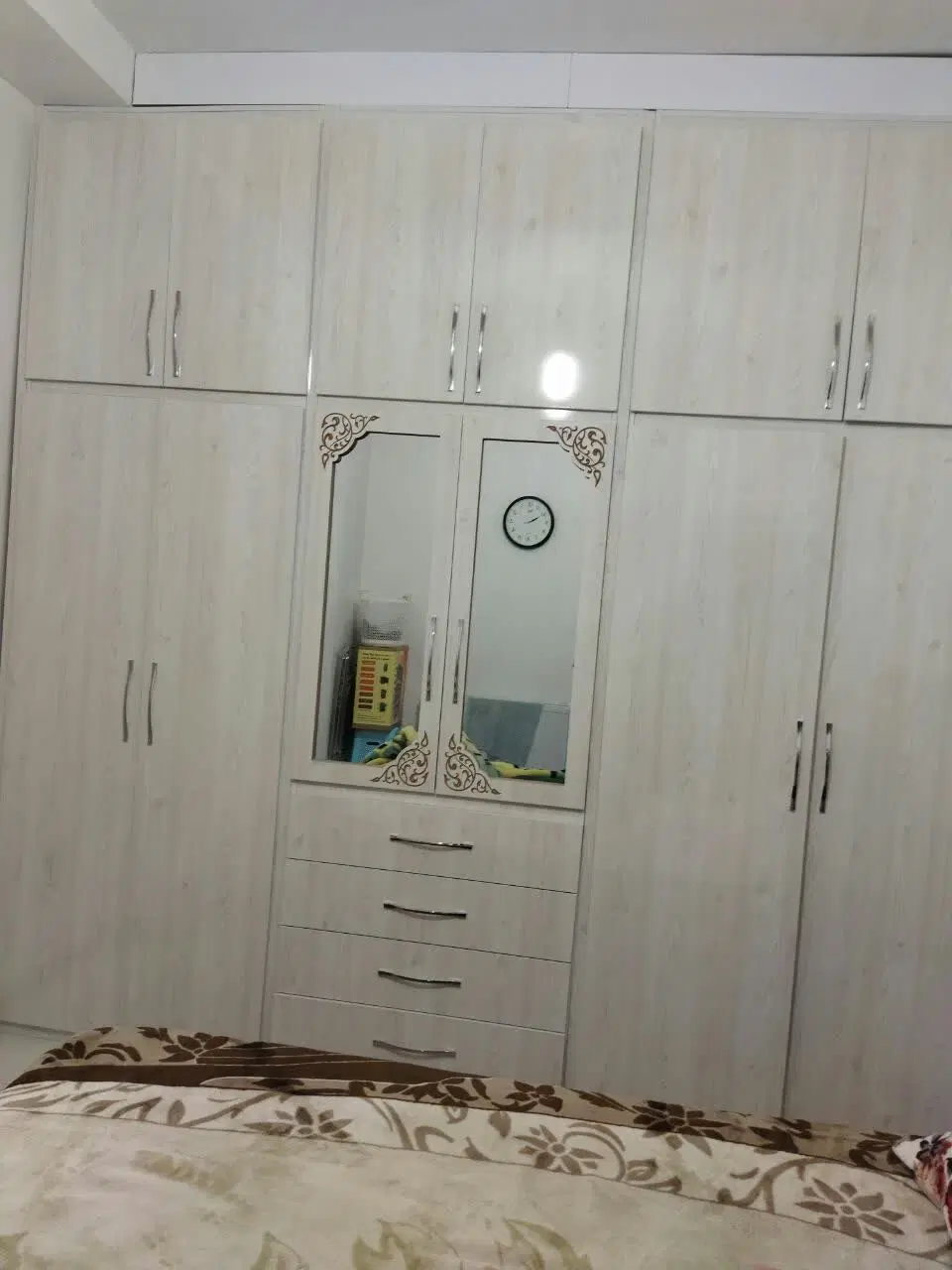 معاوضه باطبقه دوم واول اپارتمان  تک واحدی