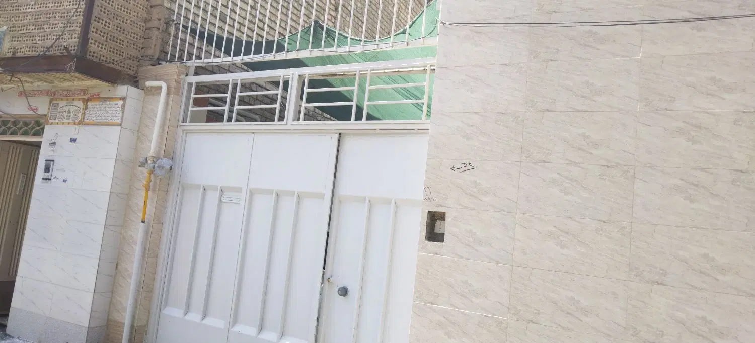 خونه‌ی ویلایی در خمینی شهر
