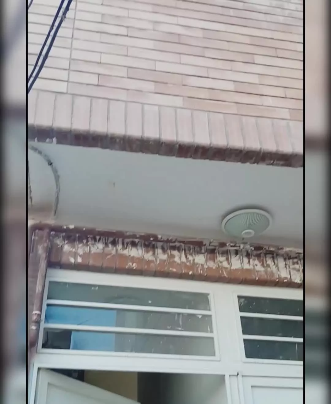 منزل ۱۰۰ متری دربست فردوسی شمالی طبقه بالای همکف