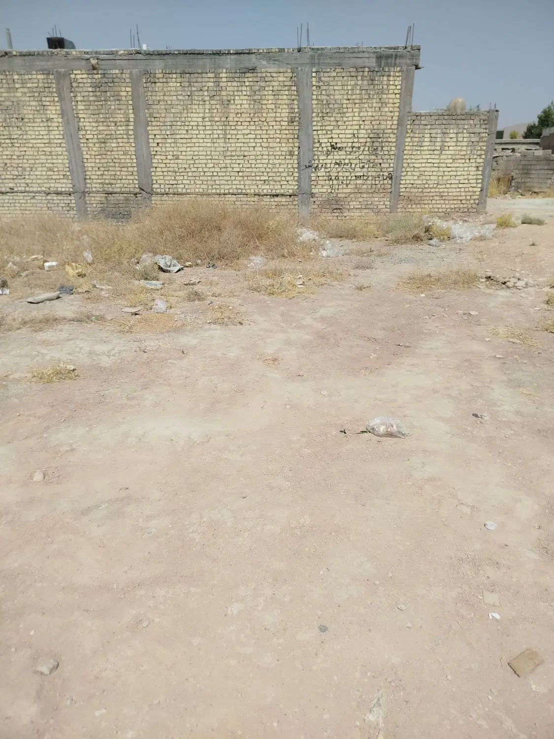 زمین فروشی