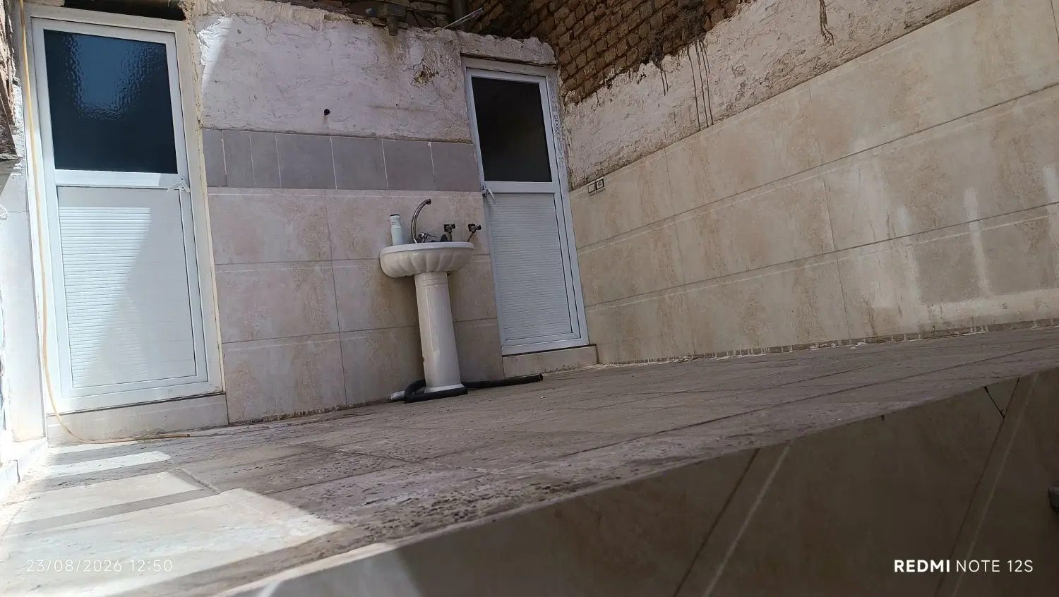 خانه  به متراژ 120زیر زمین راه جدا
