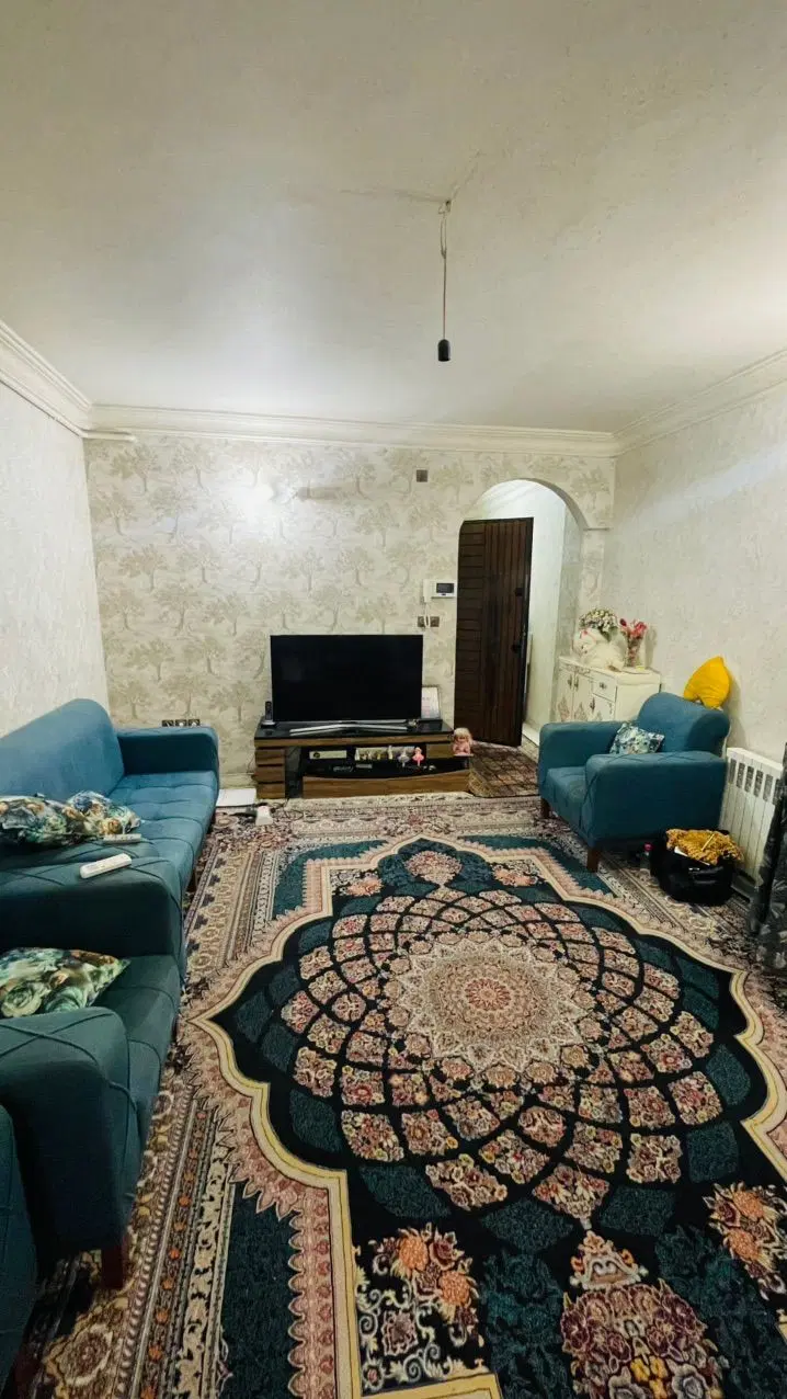 اجاره واحد ۷۵ متری _ پیرسرا _ ط اول