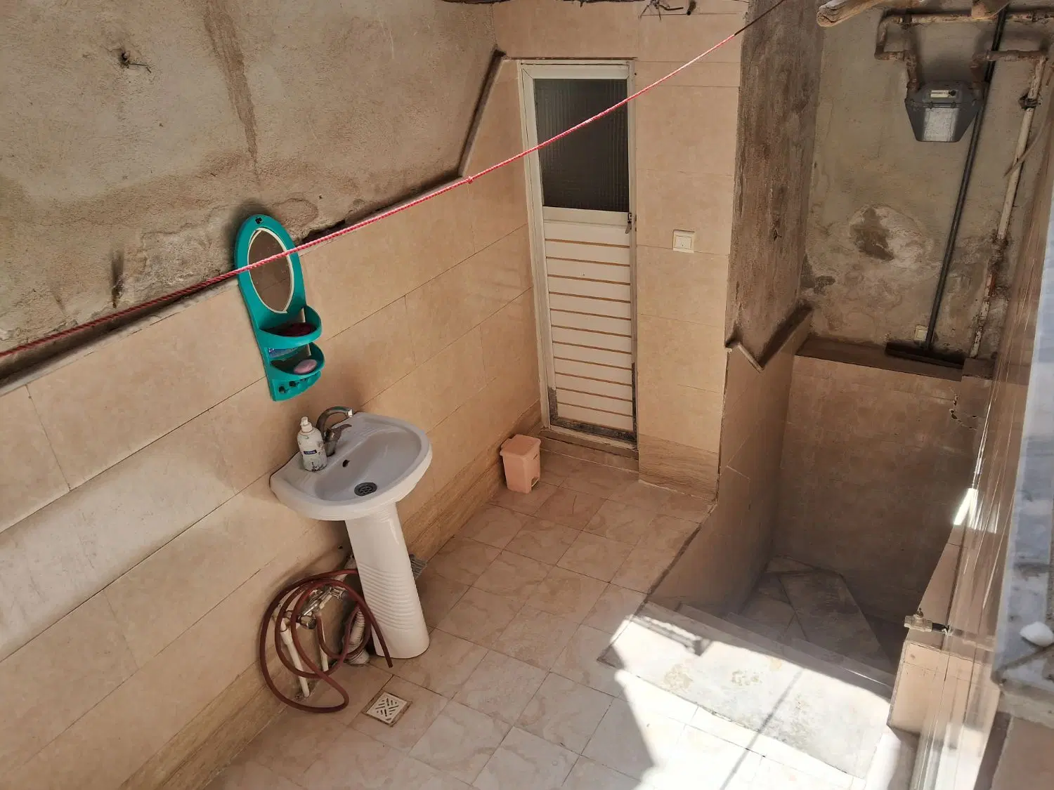 خانه دو طبقه جلو قواره