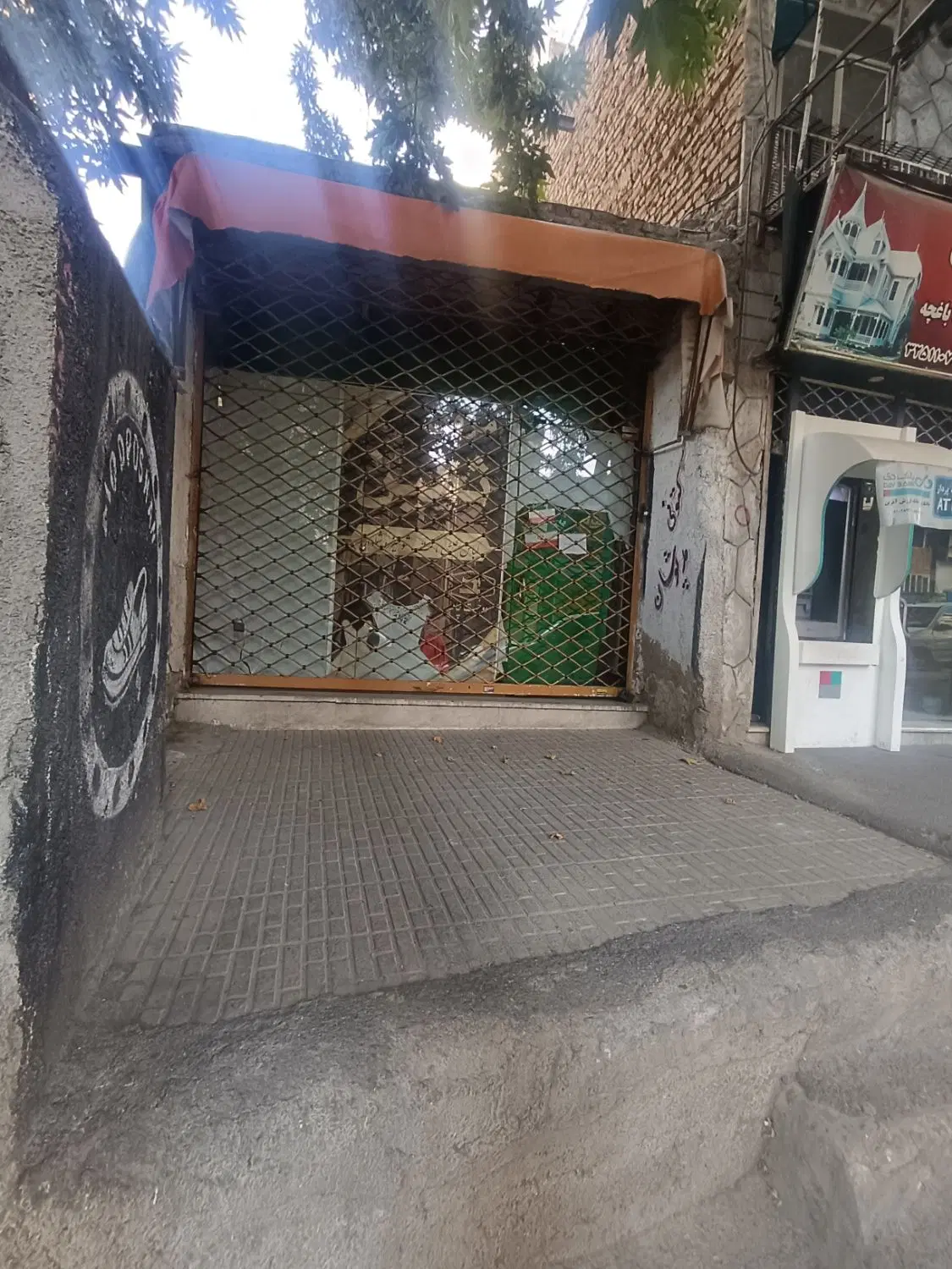خانه ویلایی3طبقه330متربا2مغازه ونانوایی