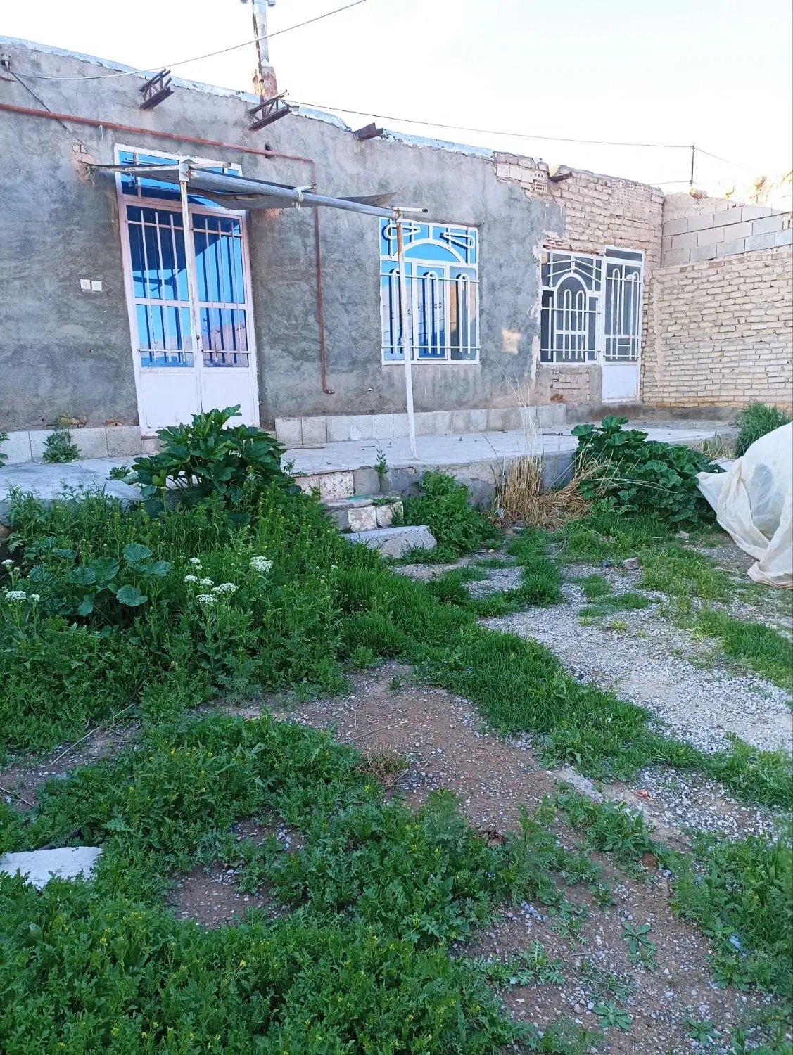 خانه ویلایی ۳۰۰ متری سند دار در اطراف مشهد