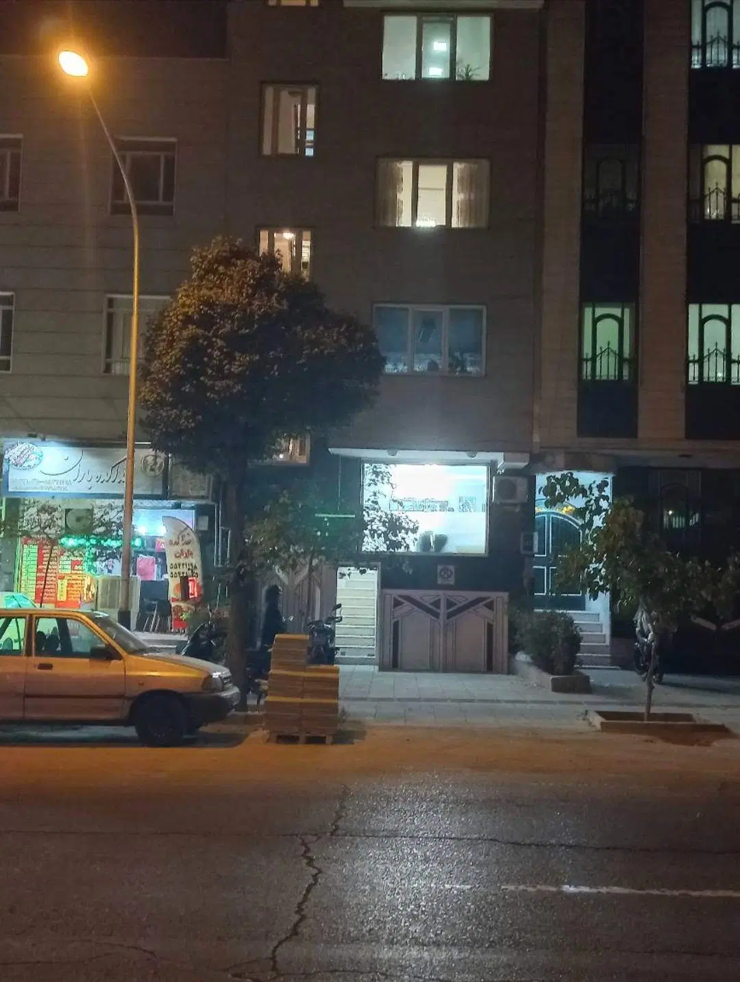 ۲۰ متر مغازه اجاره ای در کمیل کمالی