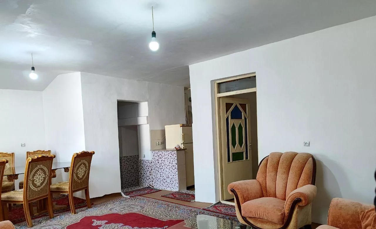اجاره سوییت(خونه باغ)به همراه دو پارکینگ در حیاط