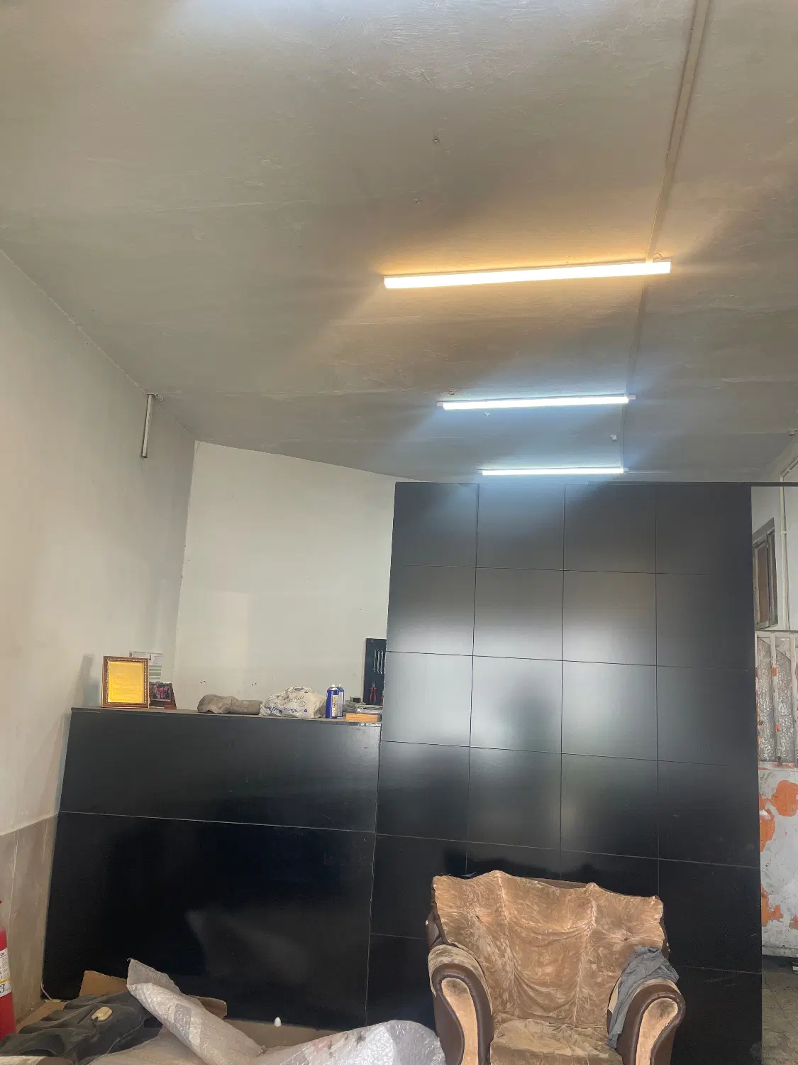 مغازه تجاری در محدوده حرم
