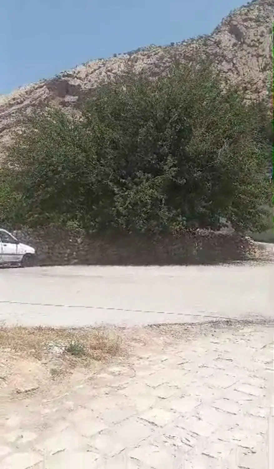زمین فروشی