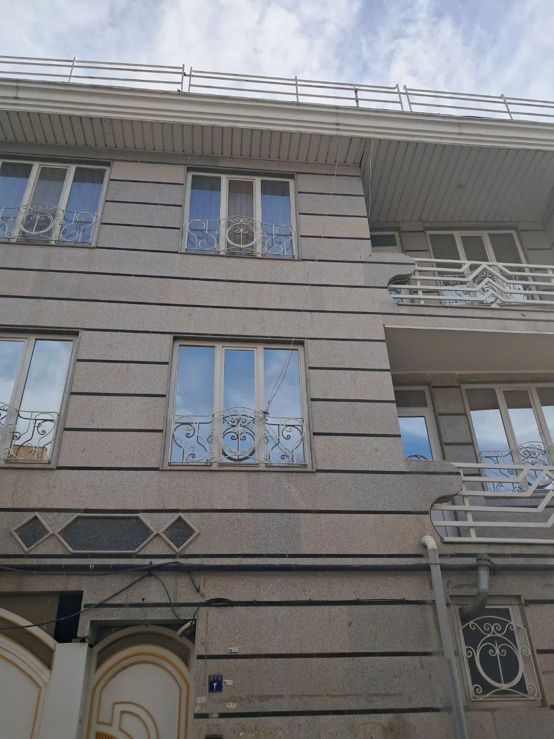 خلبان کوچه فراهانی جنب جنگل بانی قدیم