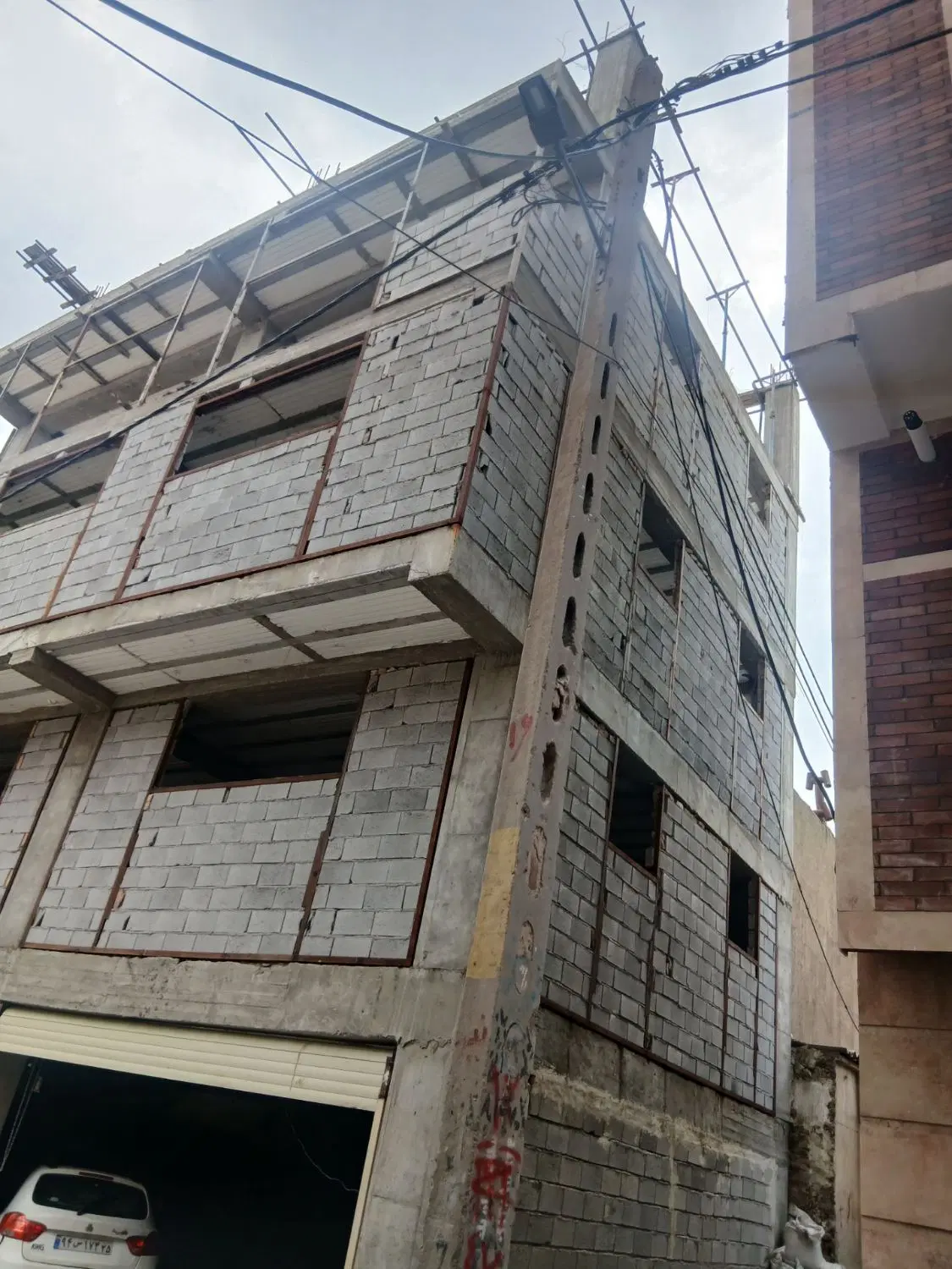 چهار راه عباسی جنب بانک صادرات