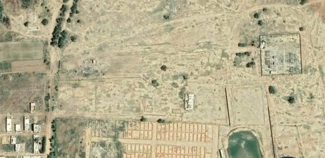 زمین ۲۰۰ متری