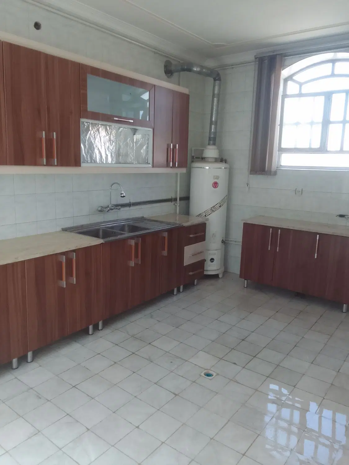 طبقه بالا صفائیه بلوار پرفسور حسابی
