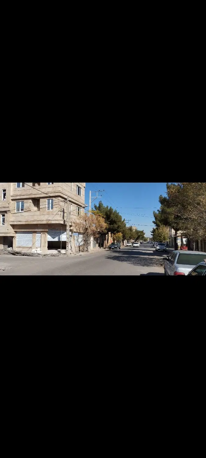 مغازه تجاری به همراه 2واحد 75متری نبش قبای 17