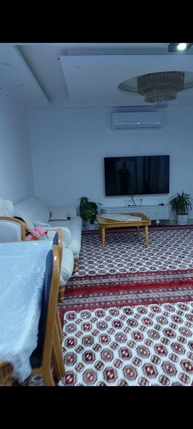آپارتمان ۹۲ متری بر خیابان کاخ
