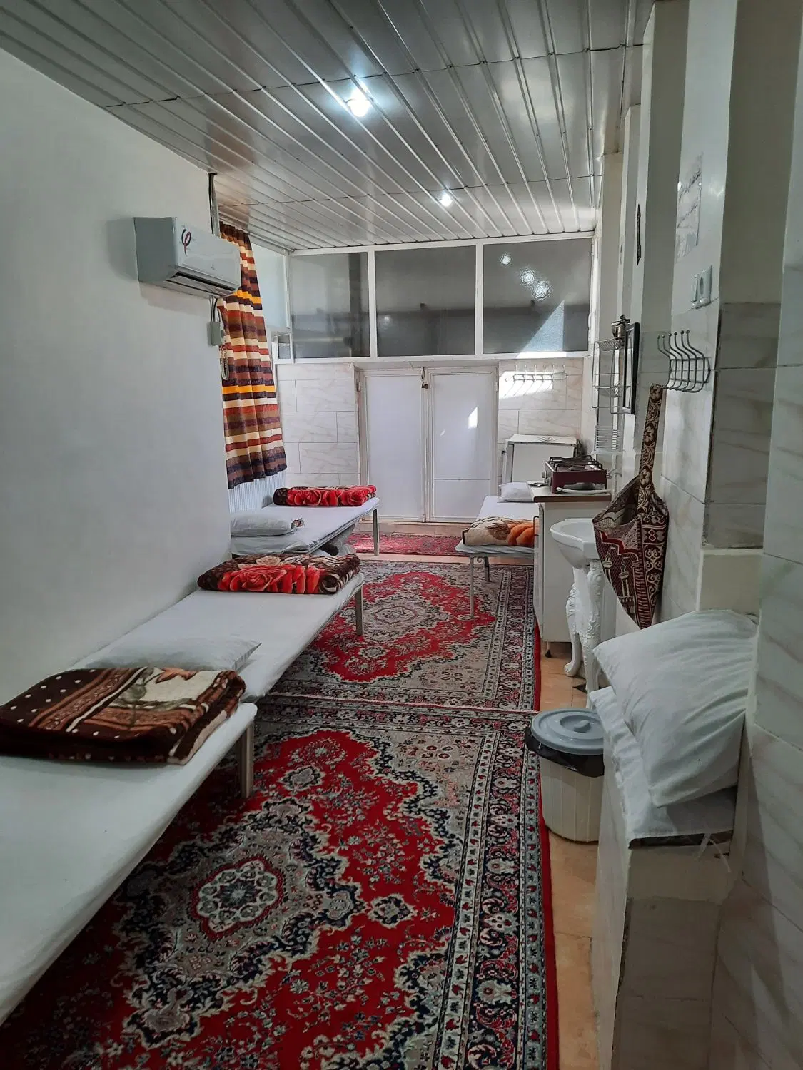 سوییت دانشجویی، طلاب، زن وشوهر