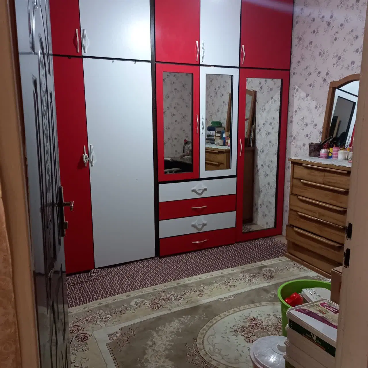 خانه طبقه بالا گلسرخ ۱۴