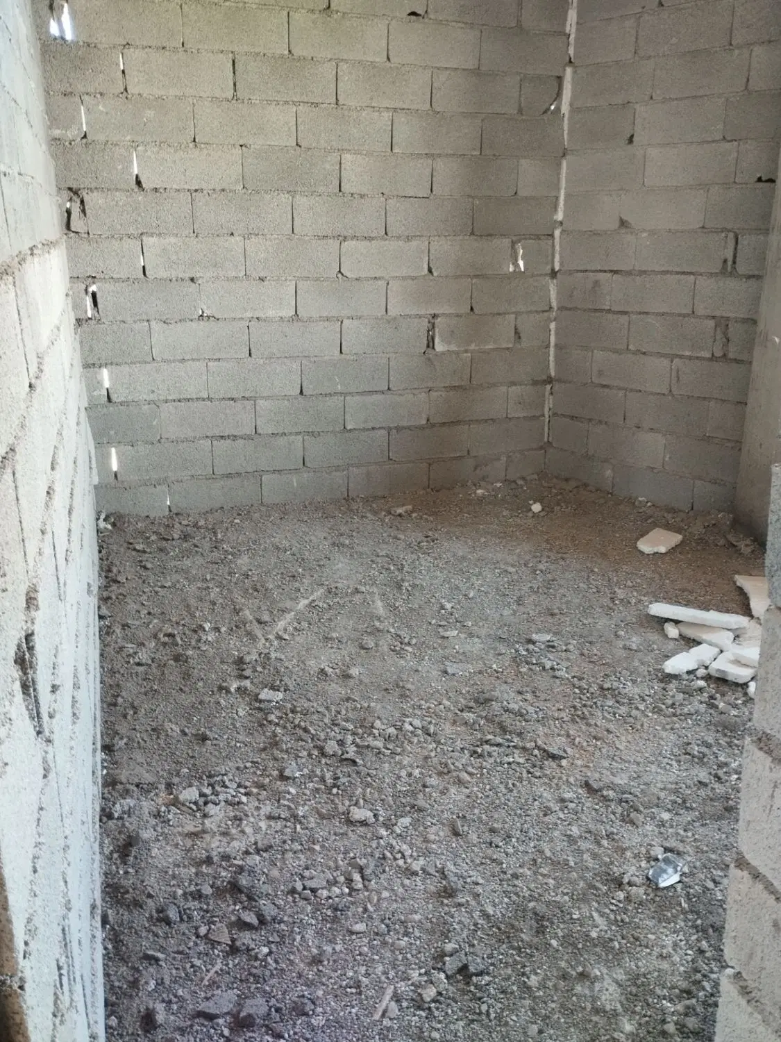واحد مسکونی نیمه ساخت