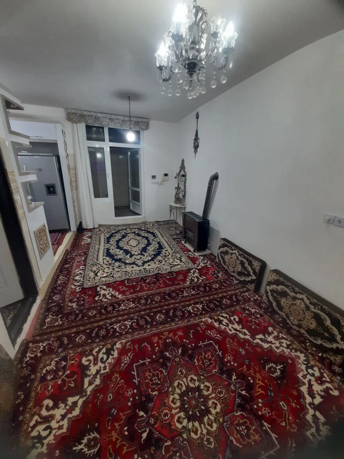 فروش حیاط ۳ طبقه یکجا در منبع