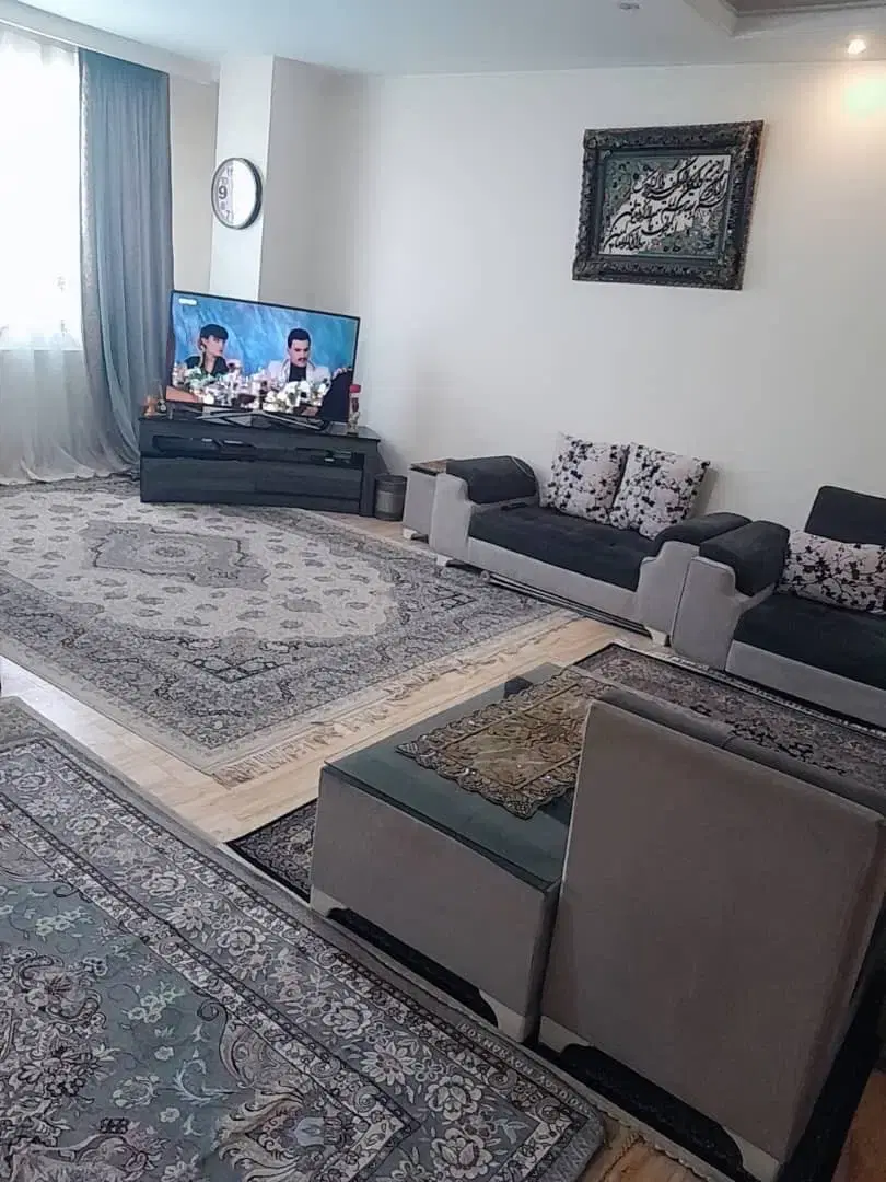 آپارتمان 60متری طبقه اول یک خواب غرق نور