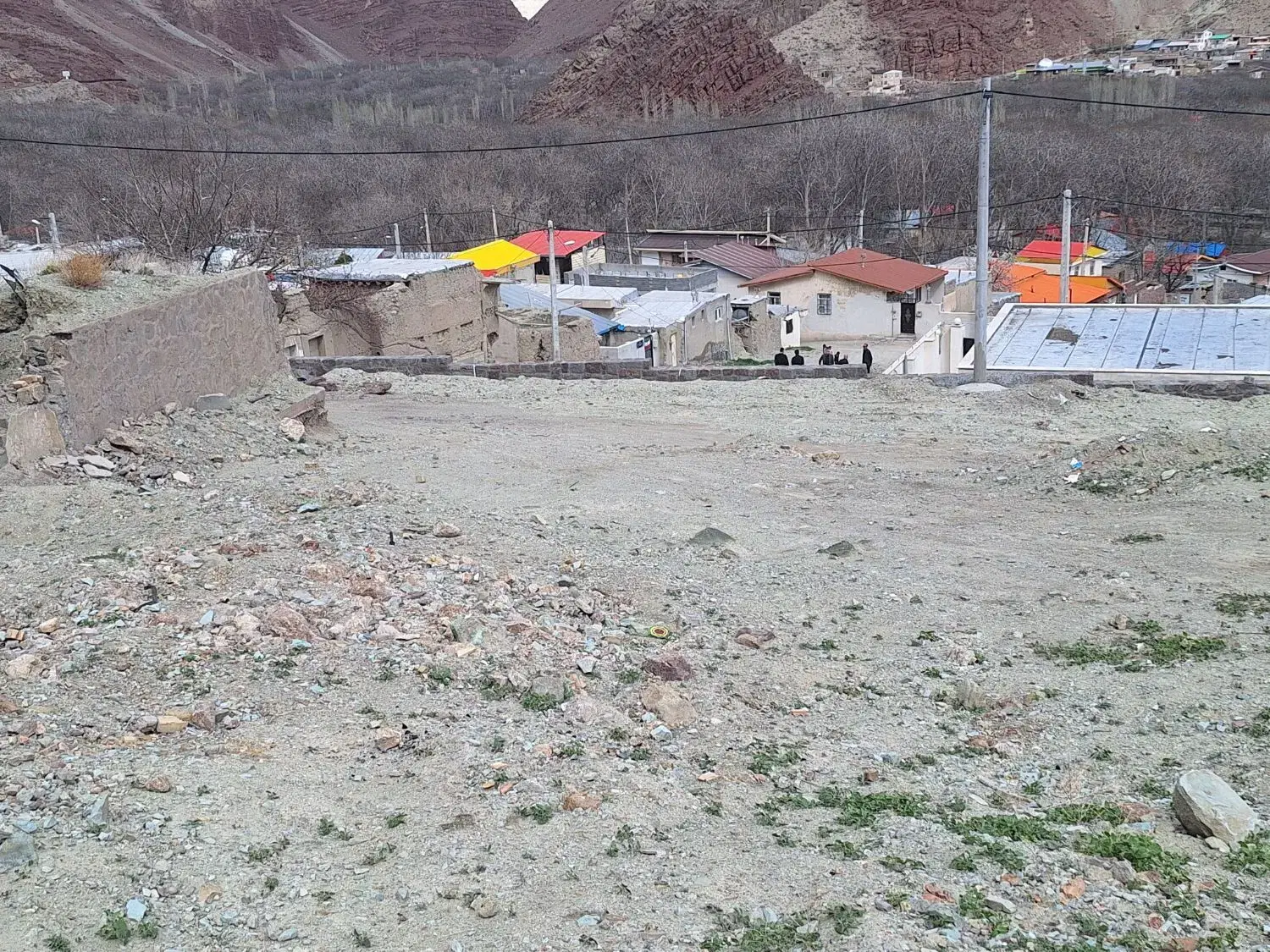 زمین داخل بافت روستا