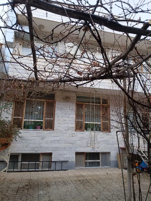 حیاط 3طبقه ویلایی