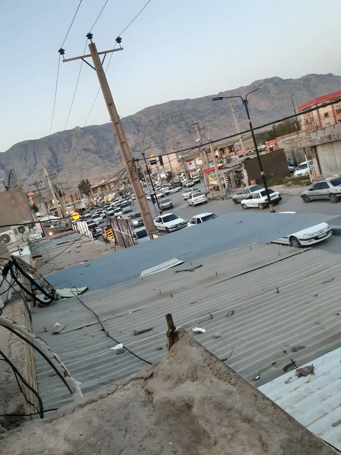 مغازه ۴در۱۰ جنب افق کورش با پروانه ساخت و سند