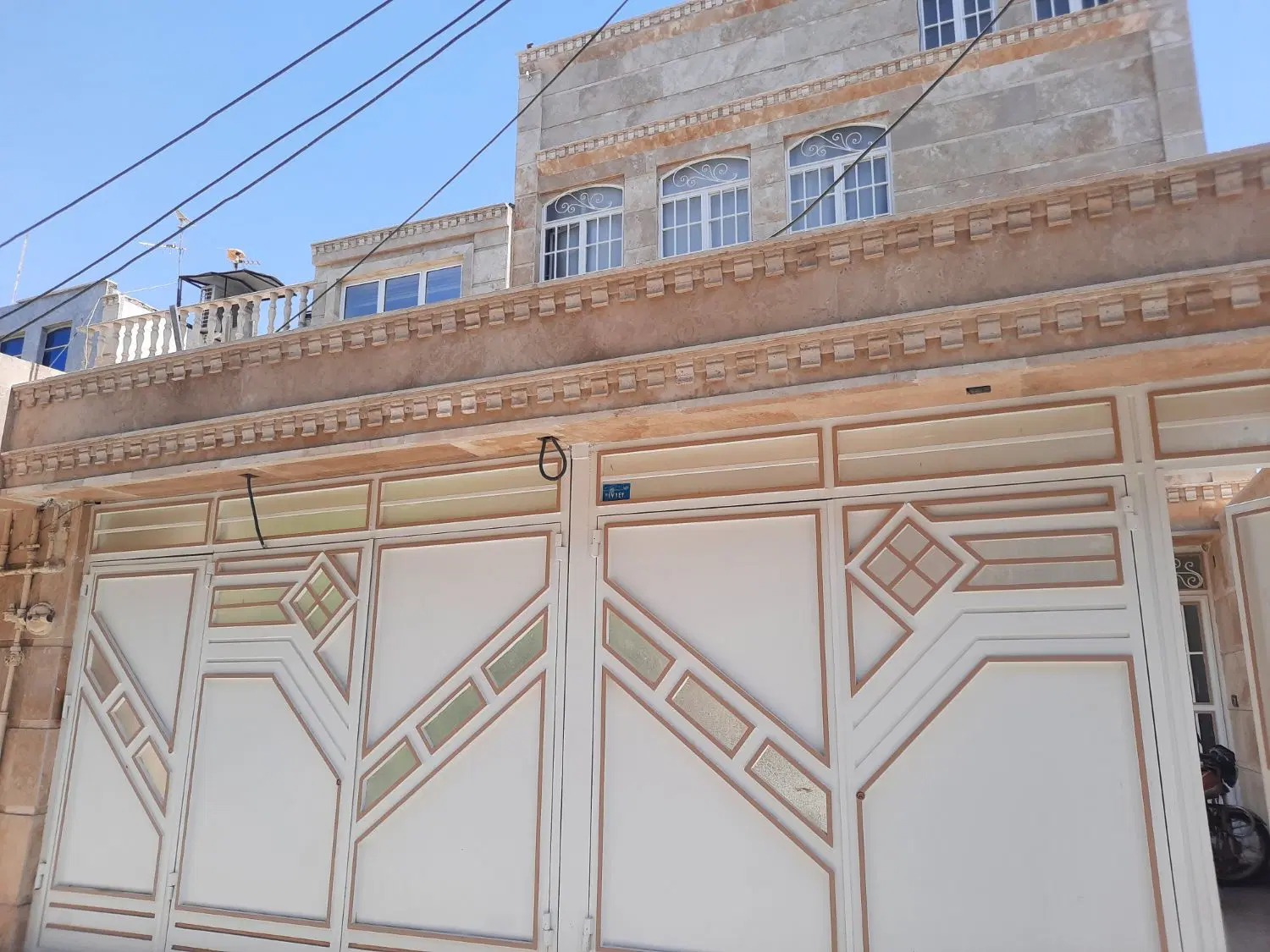 خانه شیک و تمییز همکف ۱۴۰ متری دو خواب