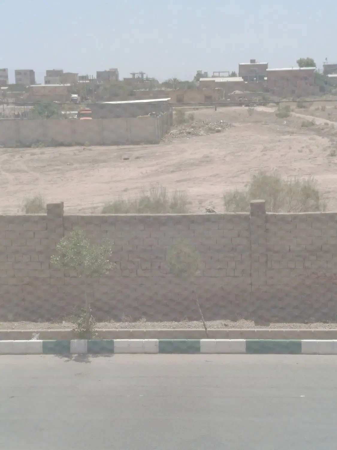 زمین فروشی